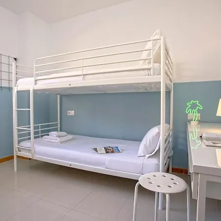 Con Piscina Y Parking En Fuengirola Apartment
